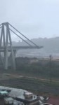 Genova il crollo del ponte del Viadotto Morandi.mp4