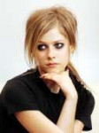 003-women-avril-lavigne-seul-www.starwiki.org.jpg