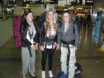 1024px-ThreeBackpackers.jpg