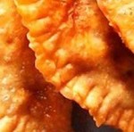 2-kak-zharit-chebureki-na-skovorode-poshagovyj-recept 2.jpg