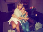 taylor-swift-lover-secret-sessions-with-fans-in-london-0802[...].jpg