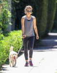 natalie-portman-with-her-dog-out-in-la-08-02-2019-6.jpg