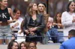 ashley-benson-and-cara-delevingne-u.s.-open-women-s-final-0[...].jpg