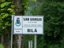 800px-BilingualroadsigninResia-Rezjia.jpg