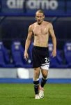 vida-shirtless.jpg