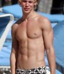 e6c3b41a102e3bb57ea75212604d6b91--austin-butler-hot-men.jpg