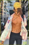 jaden-smith-walks-around-nyc-shirtless-sarah-snyder-15.jpg