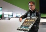 nvidia-jensen-computex-hgx-2.jpg