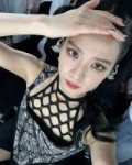 230531-JISOO-Instagram-Update-documents-2.jpeg