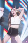 220522-LE-SSERAFIM-Yunjin-FEARLESS-at-Inkigayo-documents-3.jpeg