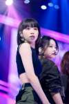 220508-LE-SSERAFIM-Chaewon-Blue-Flame-at-Inkigayo-documents-2.jpeg