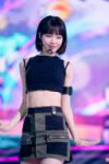 220508-LE-SSERAFIM-Chaewon-Blue-Flame-at-Inkigayo-documents-10(1).jpeg