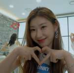 lq-itzy-chaeryeong-Favim.com-7769718.jpg