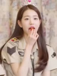 wonyoung eating a strawberry.mp4
