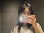 haerin-mirror-selfies-v0-6756bk4k9lvd1.webp