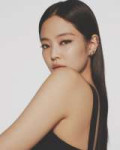 blackpink-jennie-v0-cd4pz7vbwsae1.webp