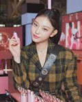 250121-haerin-at-the-dior-lip-glow-pop-up-at-shinsegae-v0-psw563rpjbee1.webp