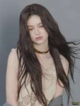 danielle-w-korea-x-celine-behind-the-scenes-screenshots-v0-dtihv6cw5vfe1.webp