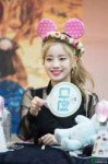 DanceTheNightAwayHanamFansignDahyun2.jpg