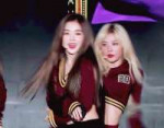 윙크 날리는 아이린.gif