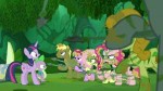 FluttershypointsherspearclosertoTwilightS5E26.png