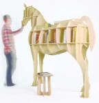 Knizhnaja polka v forme loshadi Wooden Horse (5).jpg