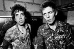 Mick-Jones-and-Paul-Simonon-backstage-in-London-1977..jpeg