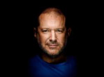 jony-ive-800x600px-main-photo-web-page-300-dpi-copy-wr.jpg