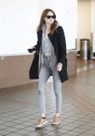 Karen-Gillan-at-LAX-International-Airport--03.jpg