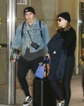 chloe-moretz-brooklyn-beckham-jfk-nyc-27-nov-17-14.jpg