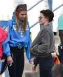 Kristen-Stewart-and-Stella-Maxwell-out-shopping-in-Savannah[...]