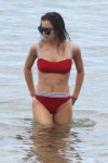 hailee-steinfeld-in-bikini-paddleboarding-in-hawaii-12-25-2[...].jpg