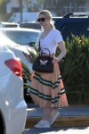 dakota-and-elle-fanning-out-in-los-angeles-12-28-2017-3.jpg