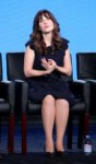 zooey-deschanel-new-girl-tv-show-panel-at-the-tca-winter-pr[...].jpg