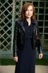 isabelle-huppert-at-chanel-show-at-spring-summer-2018-haute[...].jpg