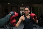 Gal-Gadot-Wonder-Woman-boxing[1].jpg