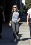 chloe-grace-moretz-out-for-lunch-in-studio-city-2418-22.jpg