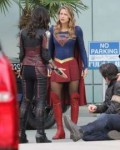 melissa-benoist-and-amy-jackson-on-the-set-of-supergirl-in-[...].jpg