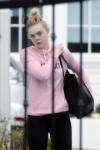 elle-fanning-heading-to-a-gym-in-los-angeles-02-22-2018-18.jpg