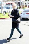 elle-fanning-arrives-at-a-gym-in-studio-city-02-24-2018-7.jpg