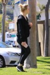 elle-fanning-heading-to-a-gym-in-los-angeles-02-28-2018-9.jpg