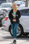 elle-fanning-in-leggings-at-a-gym-session-in-los-angeles-04[...].jpg