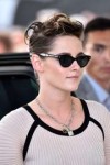 kristen-stewart-arrives-at-martinez-hotel-in-cannes-05-07-2[...].jpg