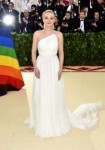 dakota-fanning-at-met-gala-2018-in-new-york-05-07-2018-2.jpg