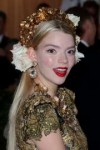 anya-taylor-joy-met-gala-2018-8.jpg