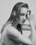 yvonne-strahovski-for-hunter-magazine-2018-0.jpg