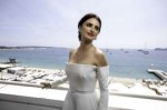 penelope-cruz-swarovski-studio-photcall-in-cannes-05-10-201[...].jpg