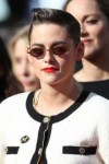 kristen-stewart-at-girls-of-the-sun-premiere-at-cannes-film[...].jpg