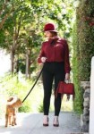 christina-hendricks-out-with-her-dog-in-los-angeles-09-04-2[...].jpg