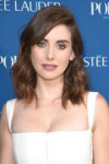 alison-brie-porter-s-incredible-women-gala-2017-3.jpg